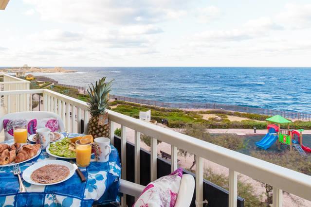 Bellavista - Comfortable Seafront Apartment With Central Heating - 3 Bedrooms, 2 Bathrooms マルサルフォーン エクステリア 写真